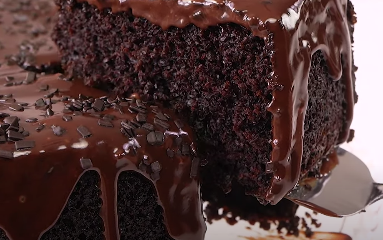 Bolo de Chocolate com Água Quente: Passo a Passo Simples e Delicioso