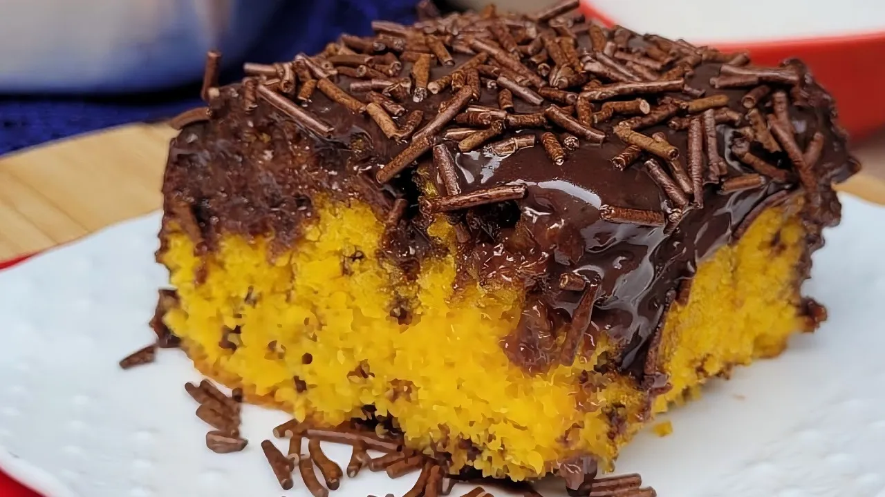 Receita de Bolo de Cenoura com Cobertura de Chocolate