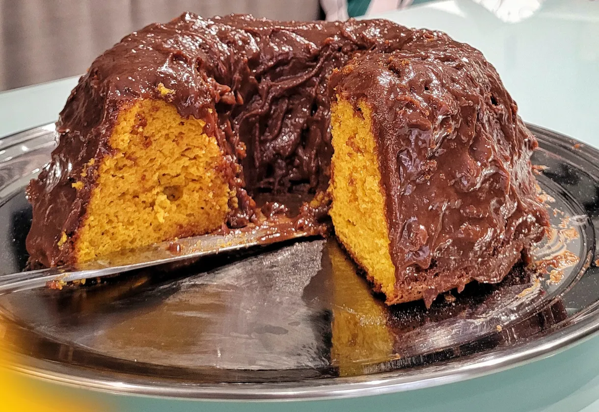 Receita de bolo de cenoura com 6 ovos: passo a passo detalhado e calda de chocolate irresistível