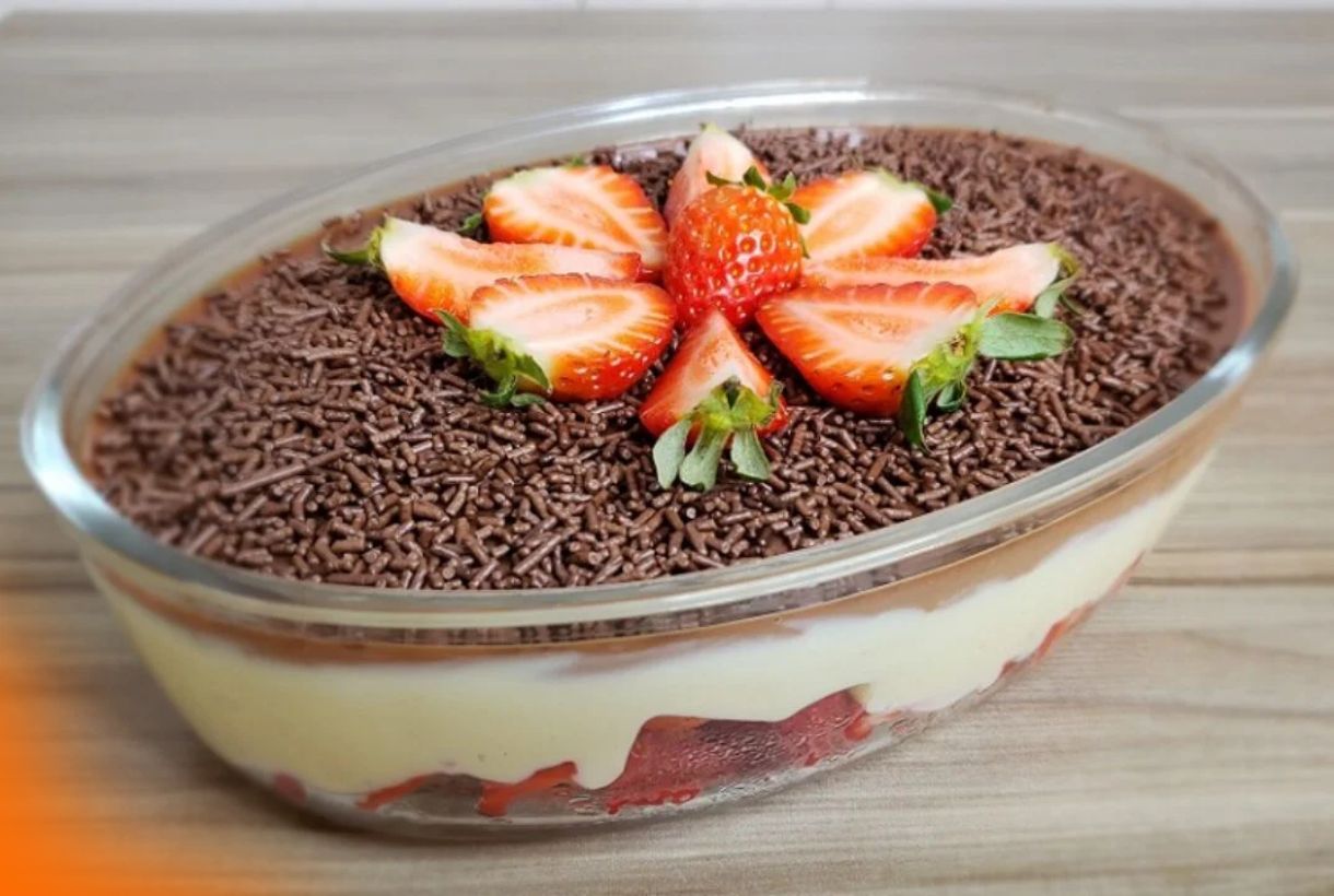 Receita de Bombom de Travessa com Morango