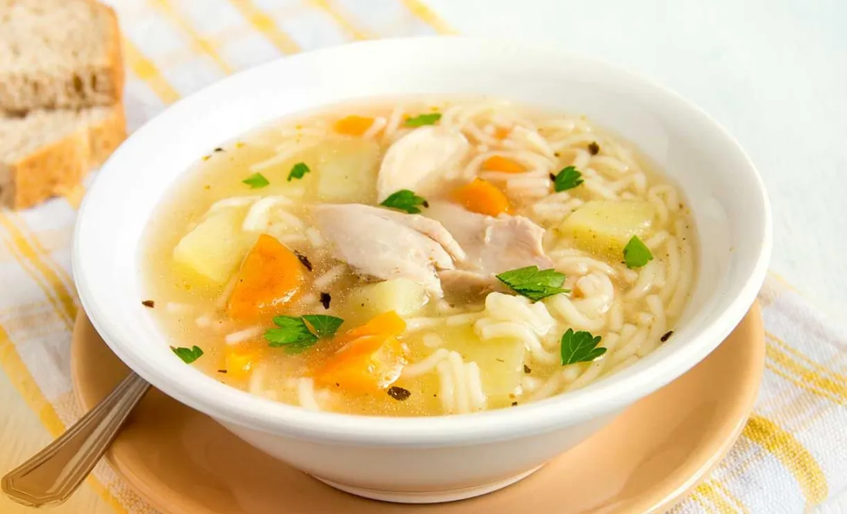 Sopa de Frango com Legumes: Receita Nutritiva e Saborosa para Dias Frios
