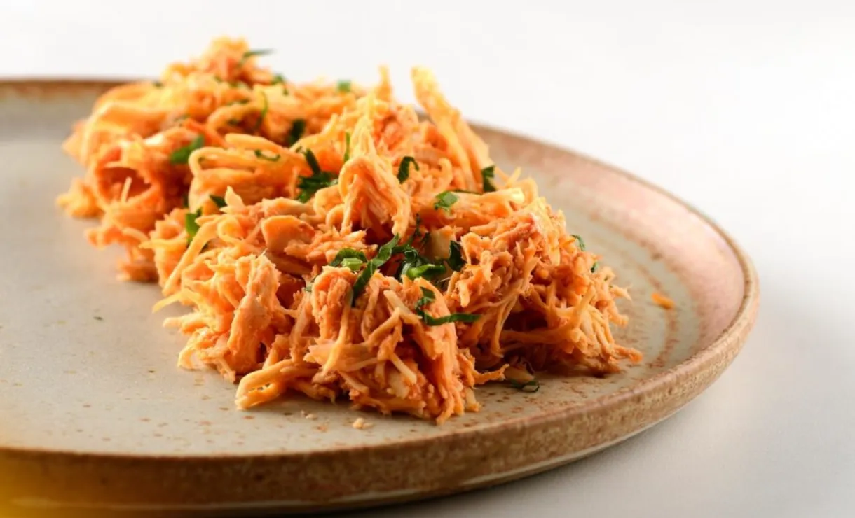 Descubra 5 Receitas Irresistíveis com Frango Desfiado para Variar o Cardápio