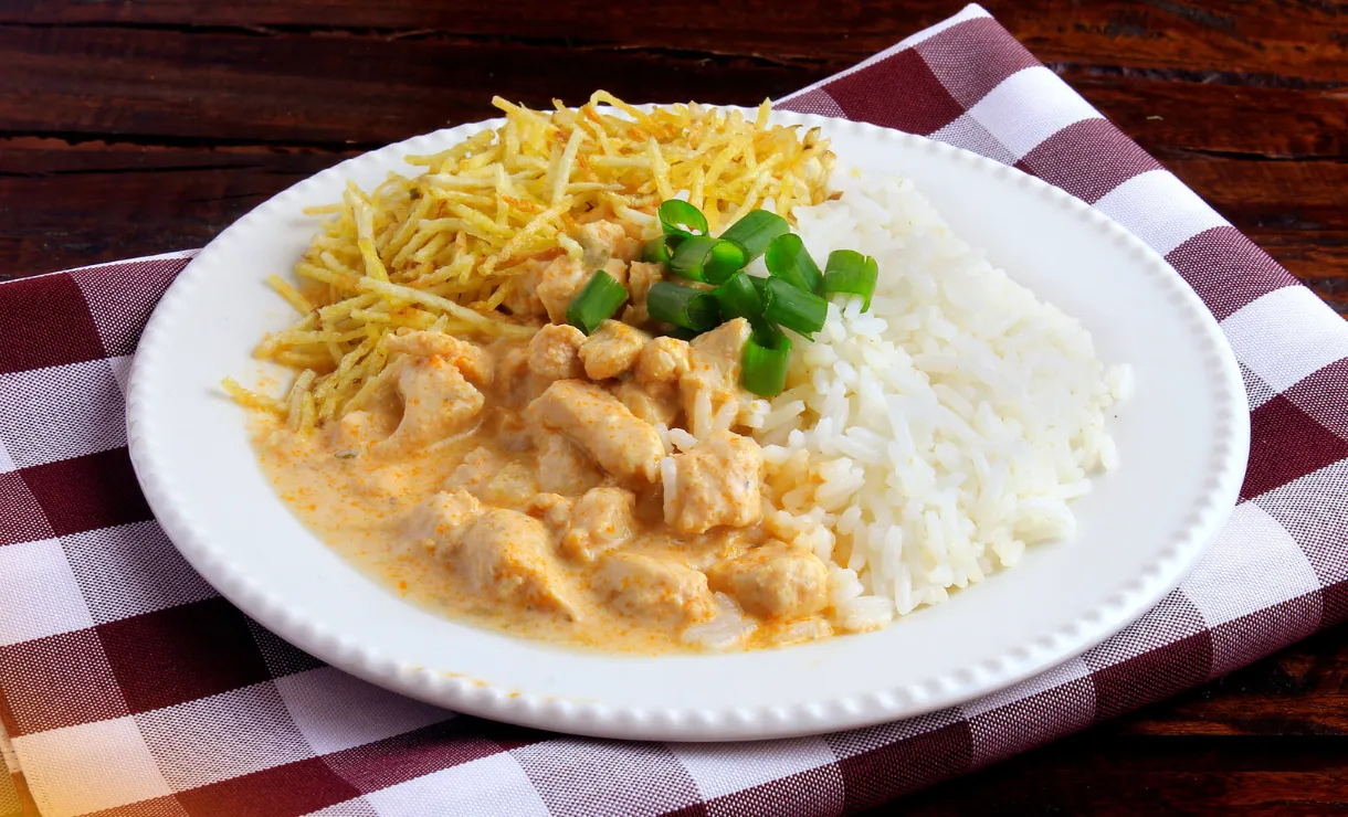 Segredos do Strogonoff de Frango: Receita Completa e Deliciosa