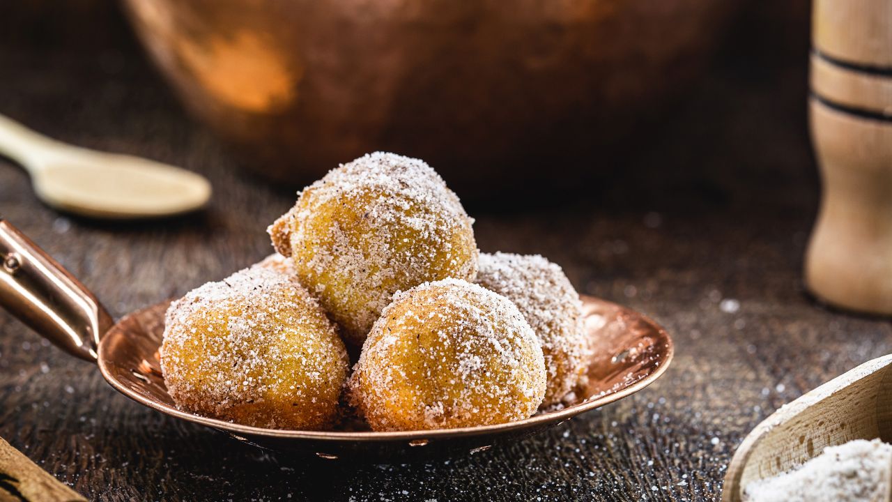Receita Inovadora: Aprenda a Fazer um Delicioso Bolinho de Chuva de Cenoura e Chocolate