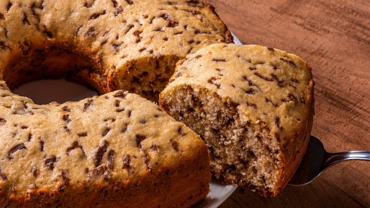 Descubra o Segredo do Bolo Formigueiro de Mandioca Mais Cremoso e Delicioso