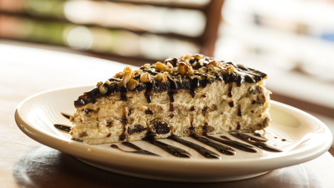 Sobremesa Irresistível: Aprenda a Fazer uma Deliciosa e Inovadora Torta Holandesa de Paçoca!