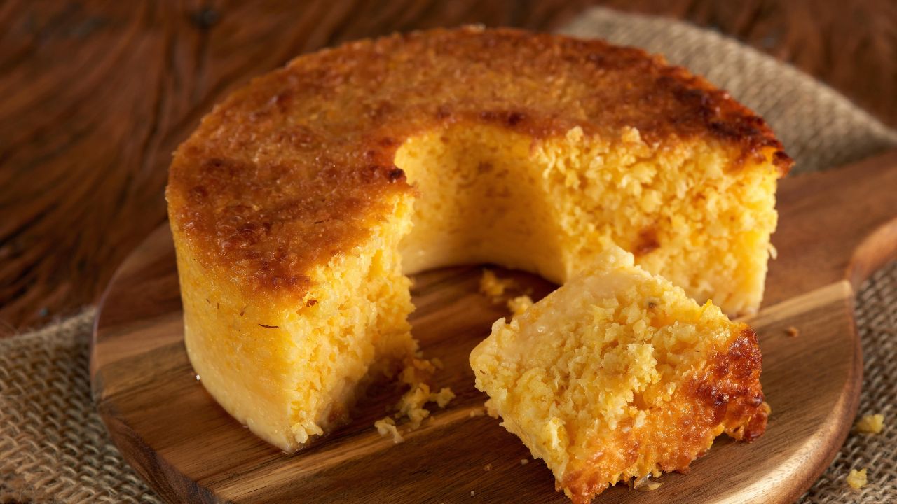 Receita Tentadora e Rápida de Bolo de Fubá com Queijo: Um Toque Caseiro para o Café da Tarde!