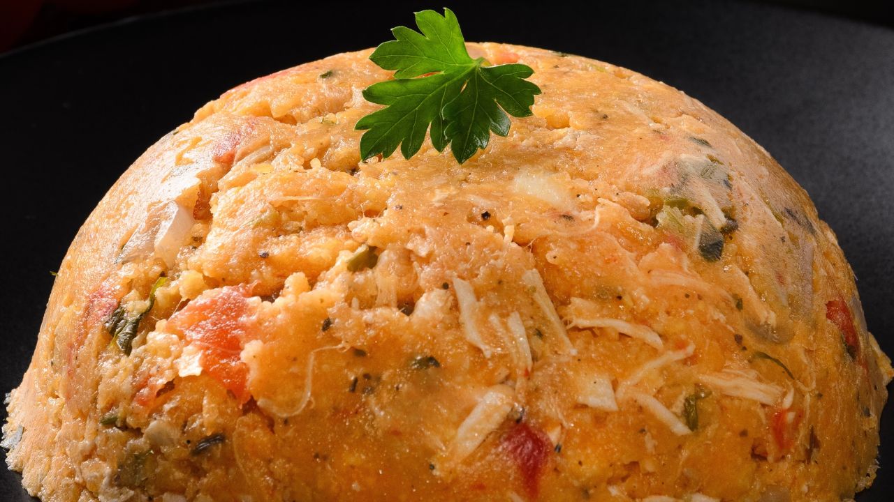 Descubra Como Preparar Um Delicioso Minicuscuz de Pernil Para Surpreender na Festa Junina!