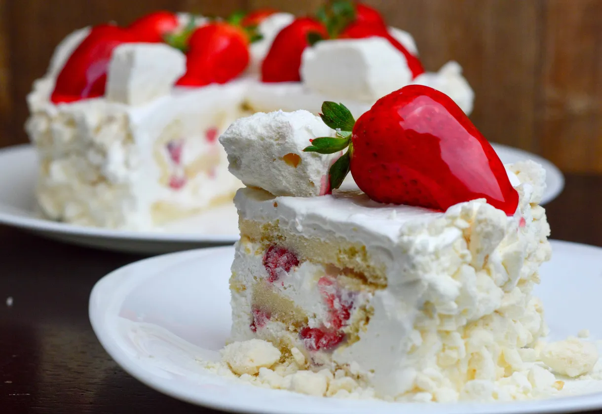 Aprenda a Fazer um Bolo de Nata com Morango que Vai Surpreender a Todos