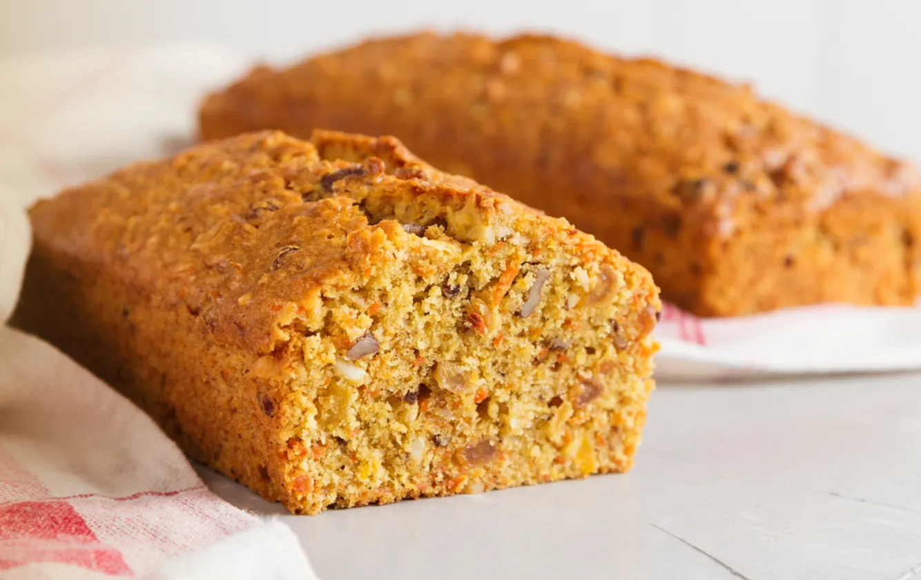 Bolo de Cenoura com Aveia: A Combinação Perfeita de Sabor e Nutrição!