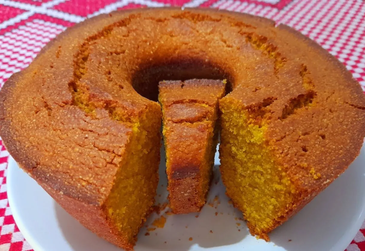 Bolo de Fubá com Farinha de Arroz: Uma Delícia Sem Glúten para Você se Deliciar