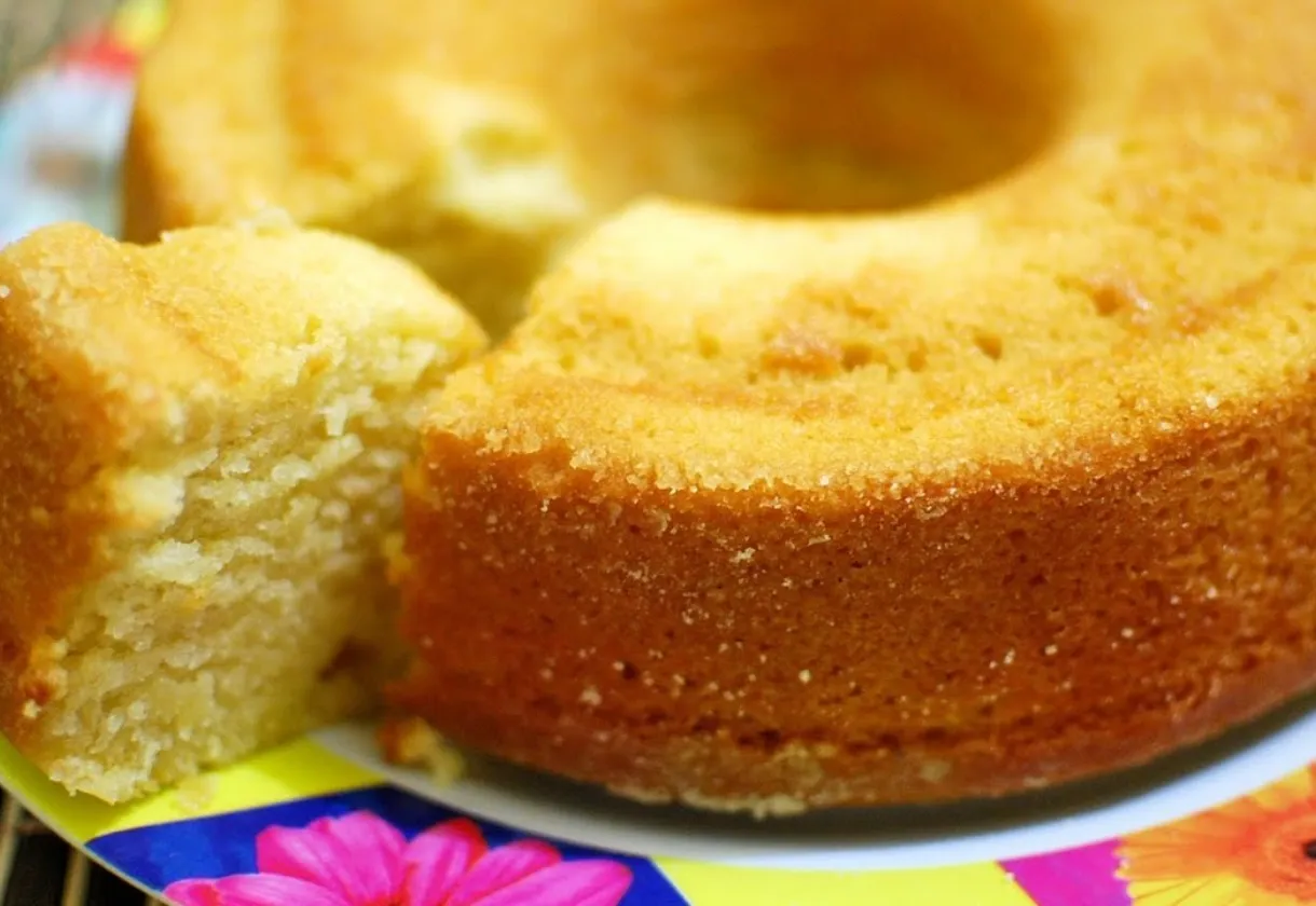 Receita Fácil e Rápida de Bolo de Maizena Bem Fofinho: Perfeito Para o Café da Tarde