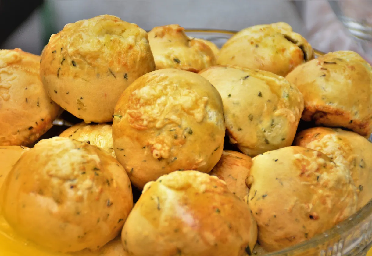 Receita de Pão de Batata Recheado com Queijo e Presunto