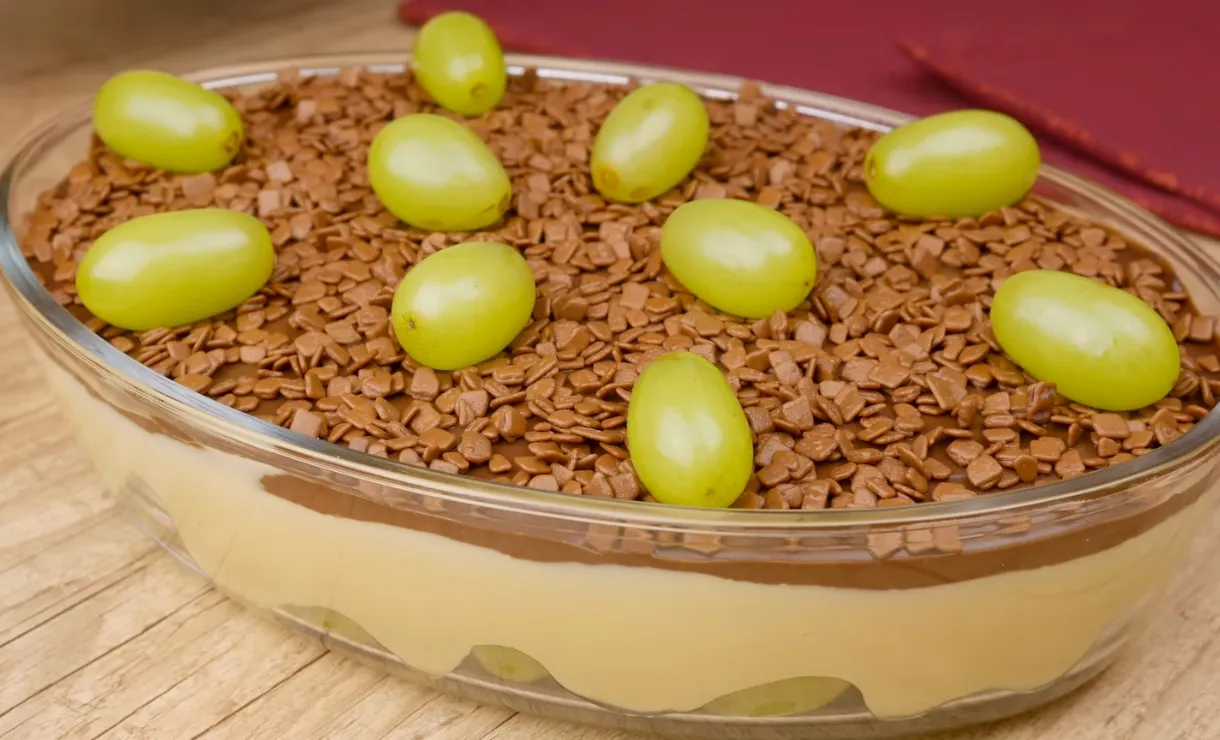 Bombom de Uva na Travessa Sobremesa Irresistível e Prática