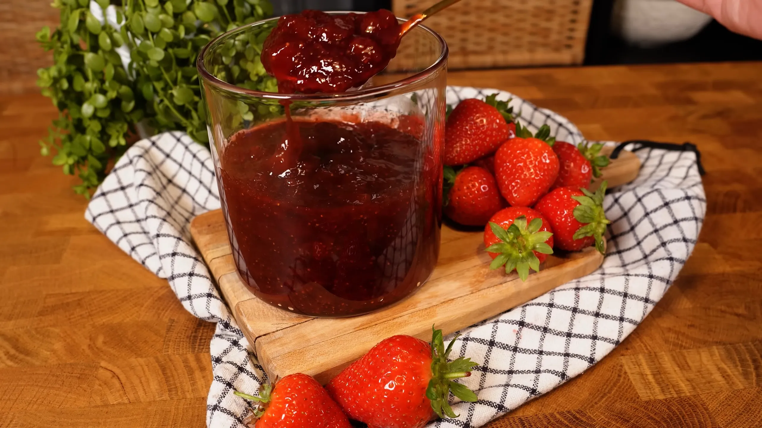 Geleia de Morango Caseira: Receita Fácil e Saudável com Apenas 3 Ingredientes