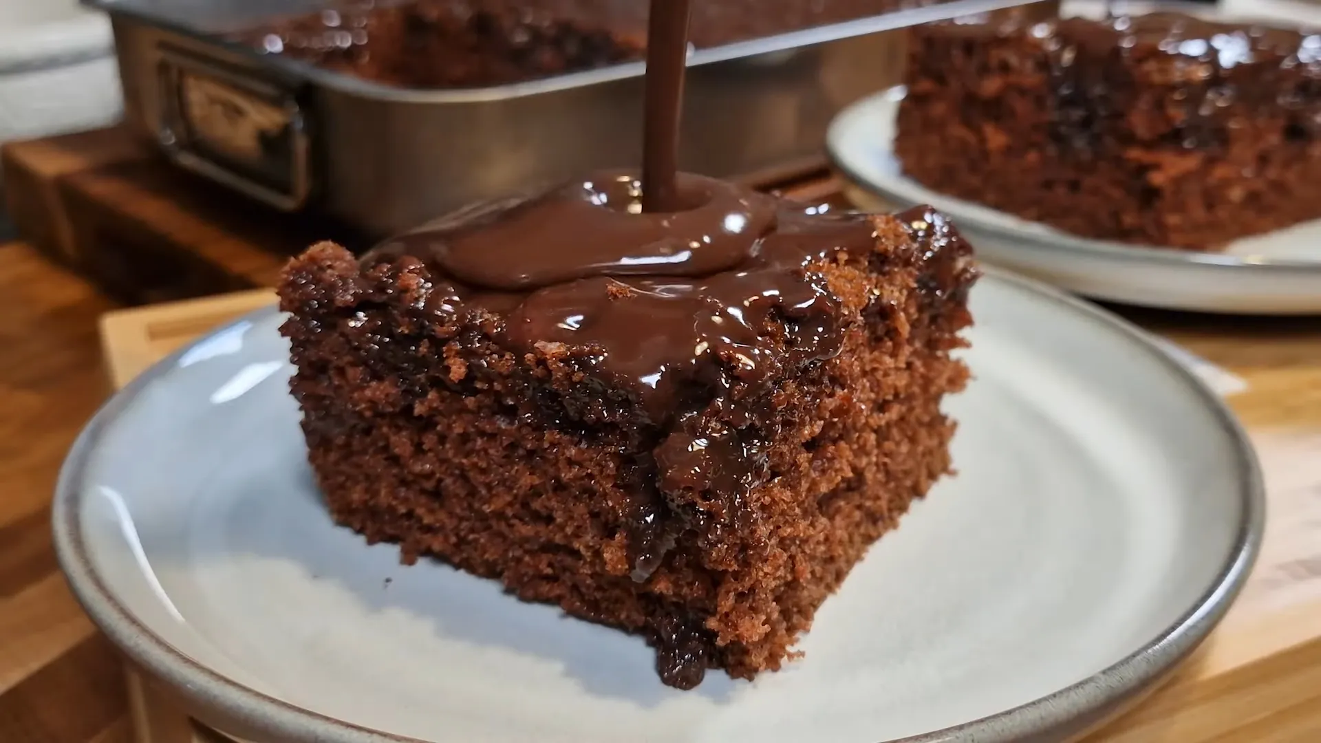 Bolo de chocolate molhadinho no liquidificador: Delicioso e fácil de fazer