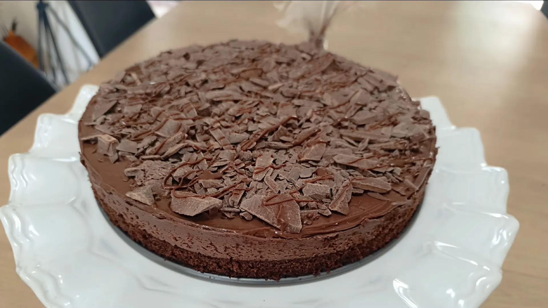 Torta Bolo Mousse de Chocolate: Delícia Cremosa que fica Pronta em menos de 2 minutos