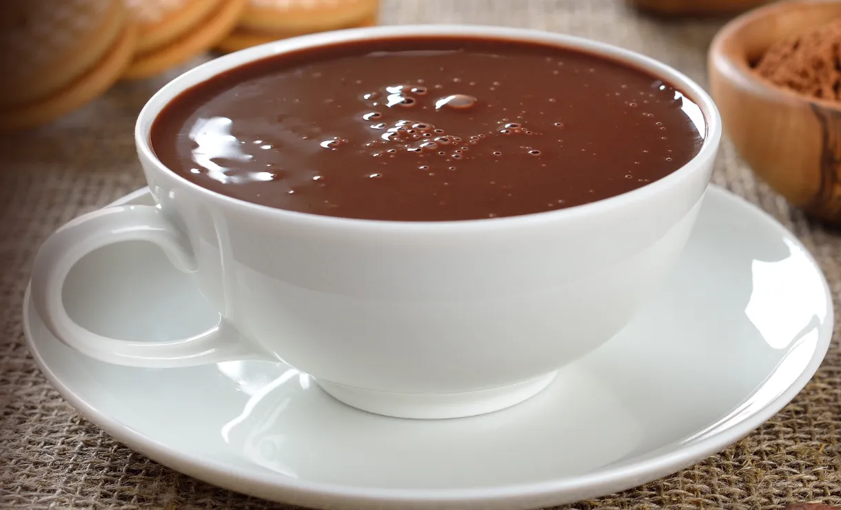 Receita de Chocolate Quente Simples para 1 Litro: Aprenda a Fazer em Casa