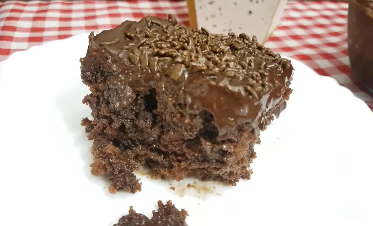 Receita de Bolo de Chocolate Gelado: Uma Delícia Refrescante