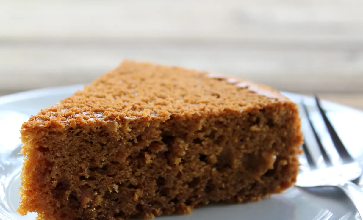 Bolo de Chocolate Low Carb com Avelãs Torradas: Receita Deliciosa e Saudável