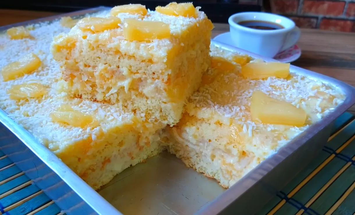 Bolo Gelado de Abacaxi com Coco Super Fofinho: Receita Fácil e Deliciosa