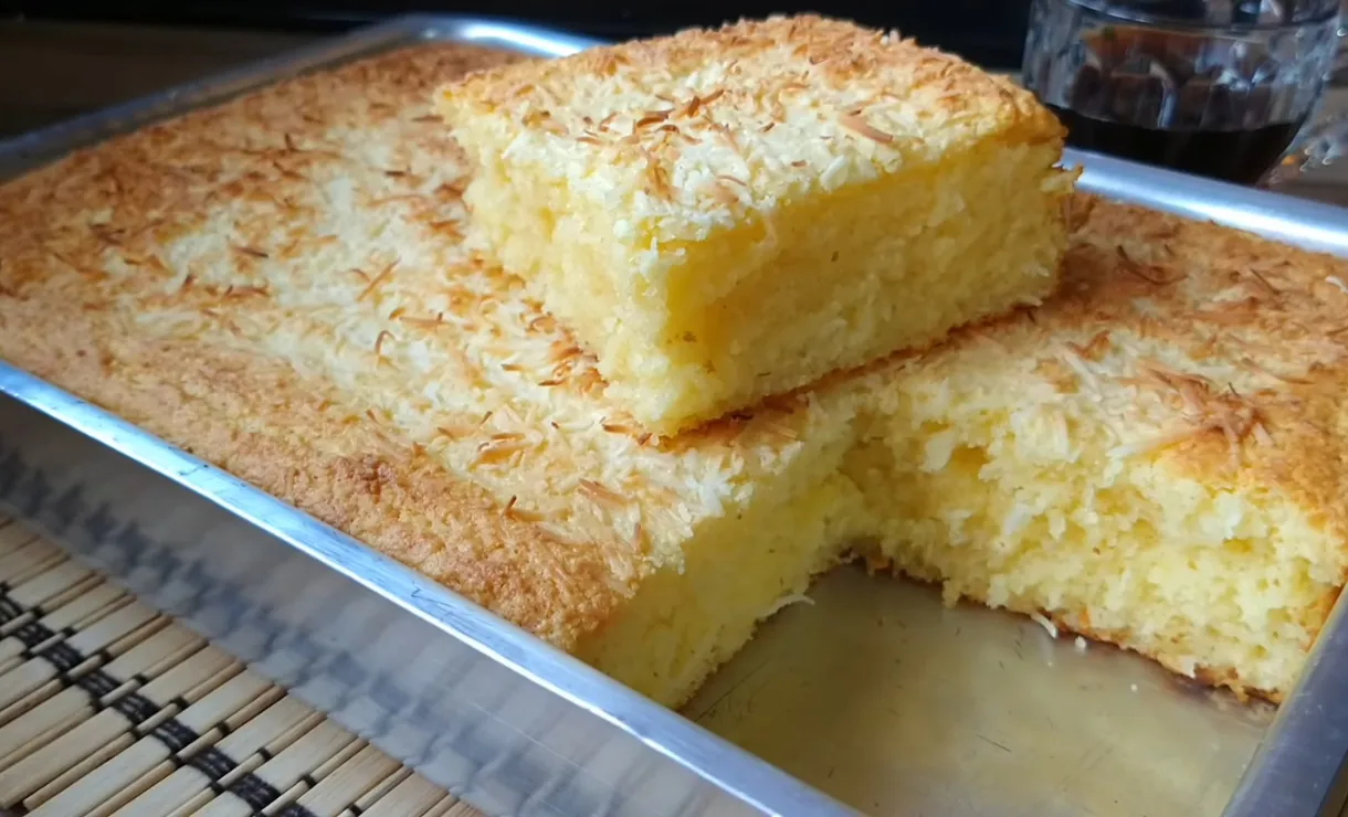 Receita de Bolo de Mandioca com Coco de Liquidificador: Úmido e Fofinho
