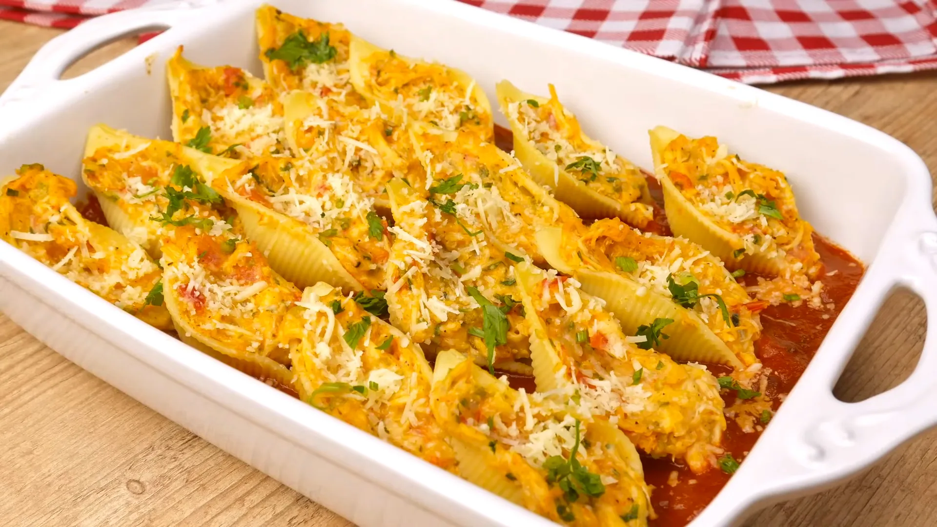 Conchiglioni Recheado com Frango Cremoso: Receita Fácil e Irresistível