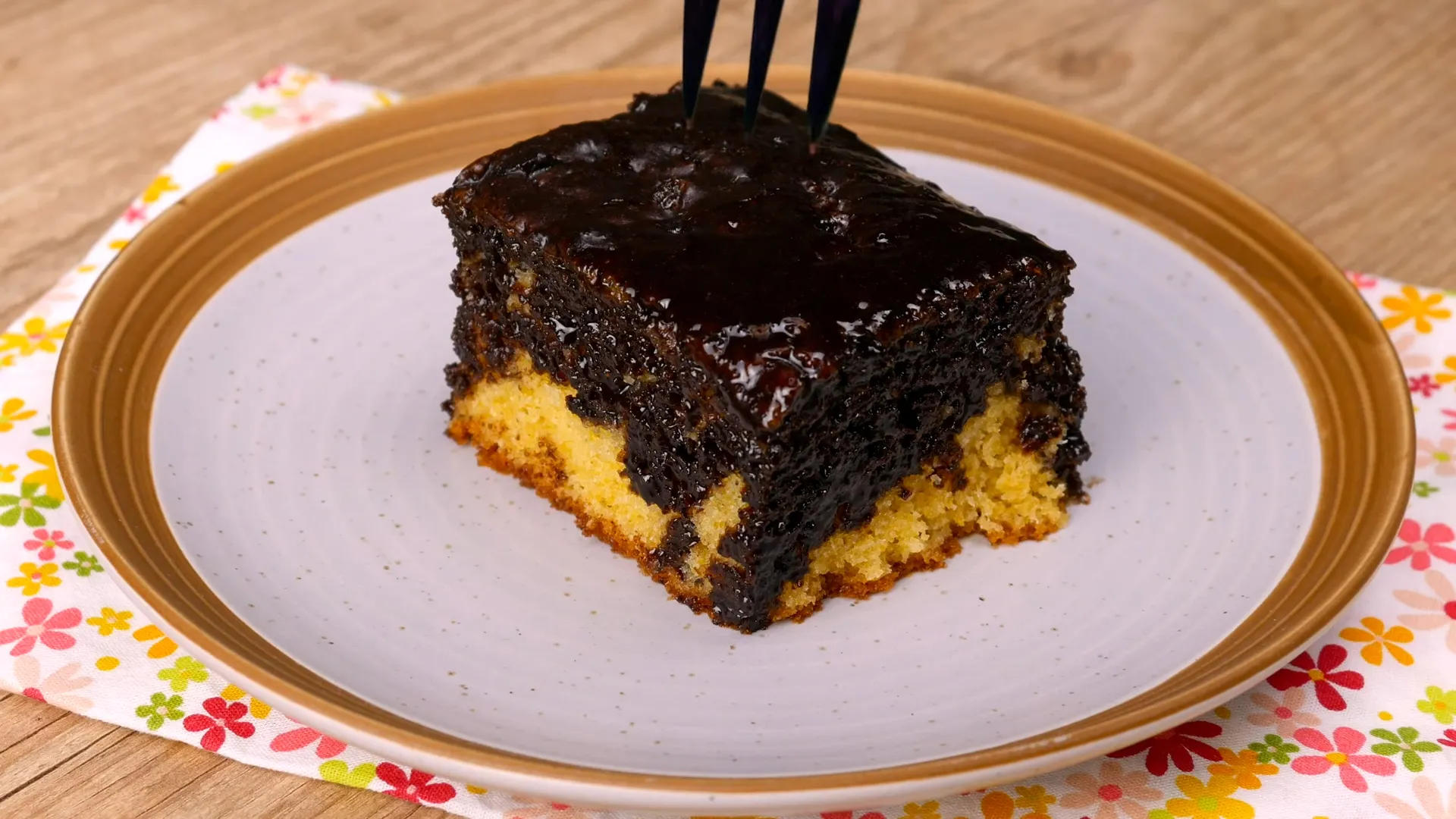 Receita Saudável: Bolo de Cenoura Low Carb com Chocolate, Sem Lactose e Zero Açúcar em Minutos
