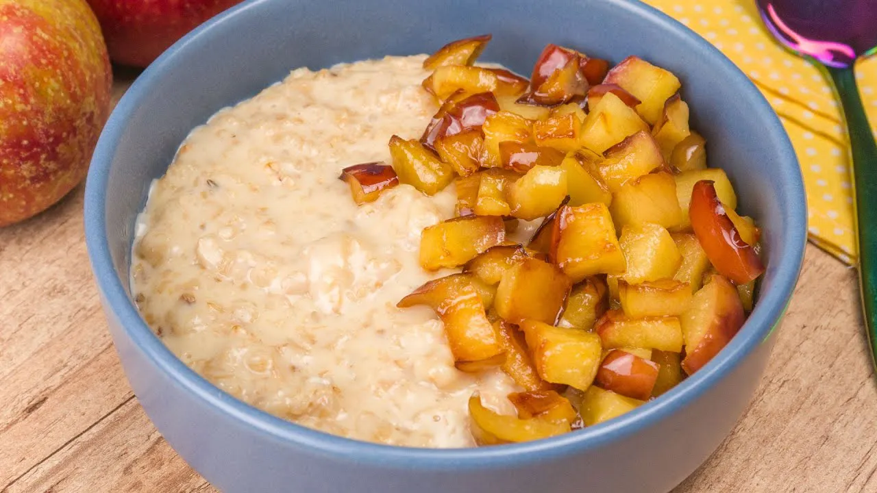 Aprenda a Fazer Mingau de Aveia com Maçã Caramelizada