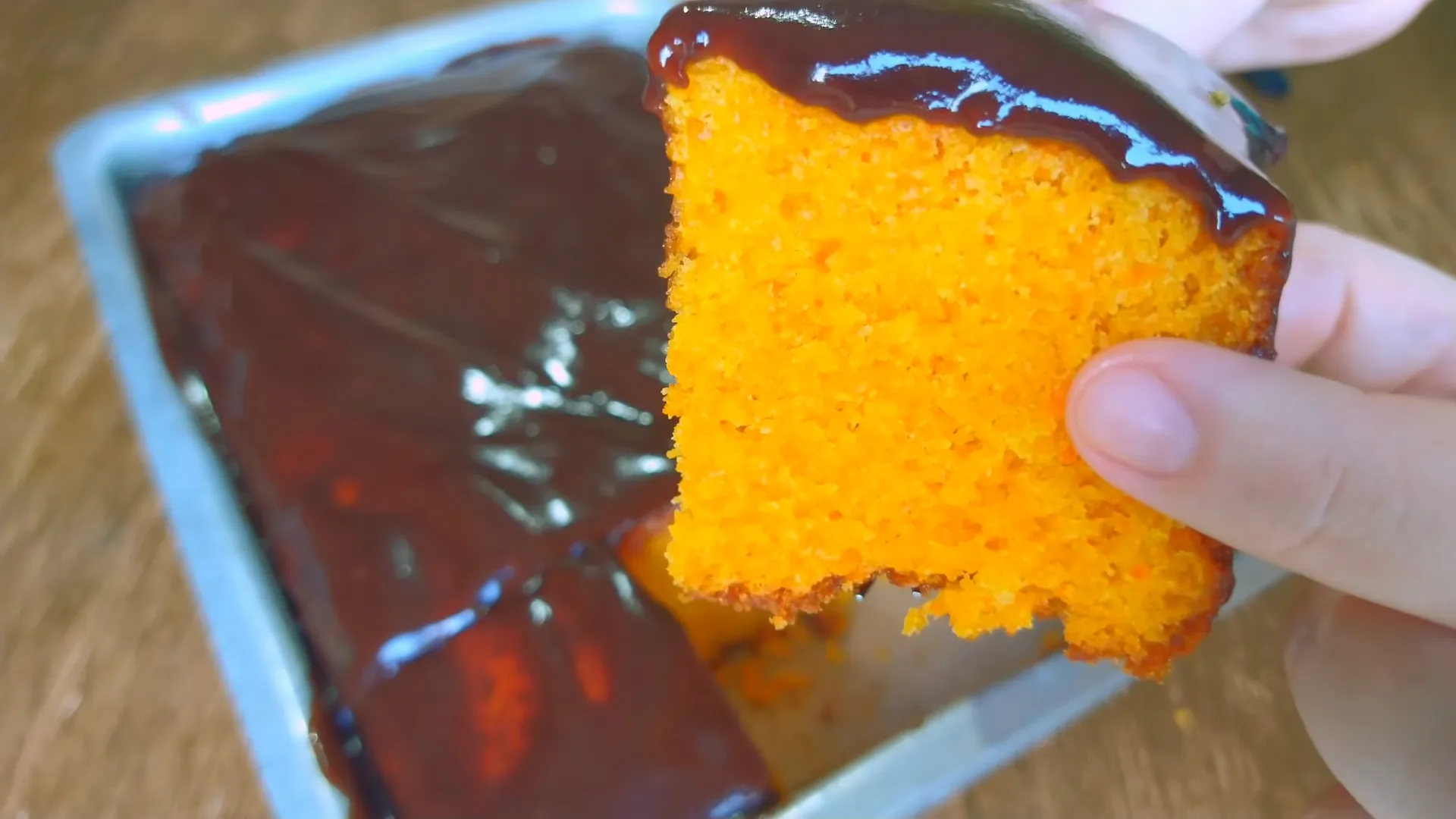 Bolo de Cenoura Saudável e Saboroso: Low Carb com Chocolate, Sem Lactose e Sem Açúcar, Pronto em Minutos