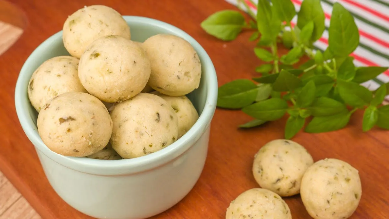 Biscoitinhos de Ervas Amanteigados: Um Petisco Fácil e Irresistível