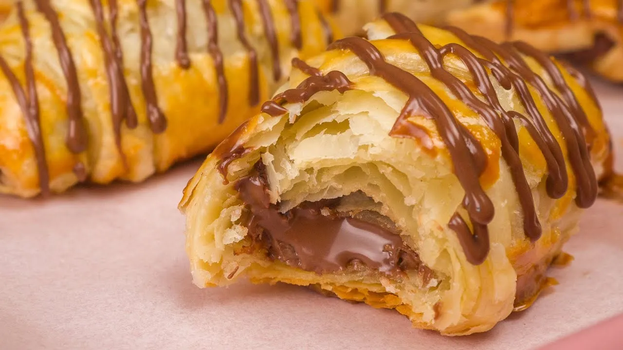 Croissant de Chocolate com Apenas Três Ingredientes Para o Café de Dias dos Pais