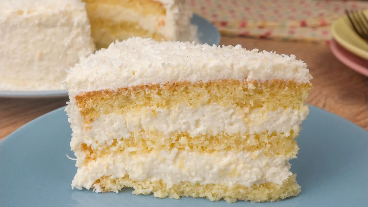 Bolo Nuvem de Coco: Ele Desmancha na Boca