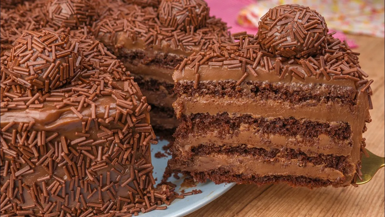 Bolo de Brigadeiro Chocolatudo: Receita Perfeita para Qualquer Ocasião