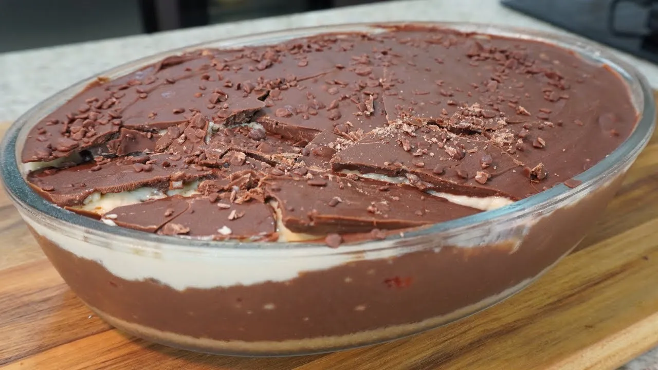 Bombom na Travessa: Sobremesa Cremosa e Crocante