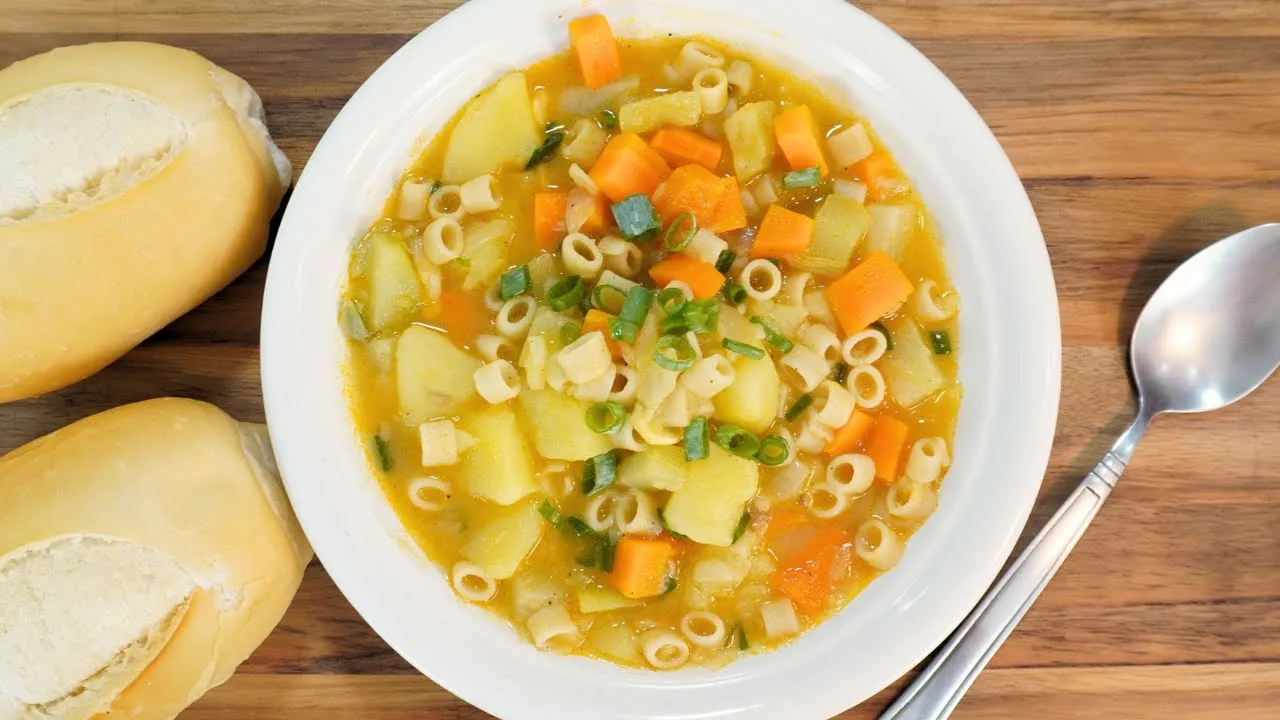 Sopa de Legumes: Cremosa e bem temperadinha para o jantar dos dias mais friozinho