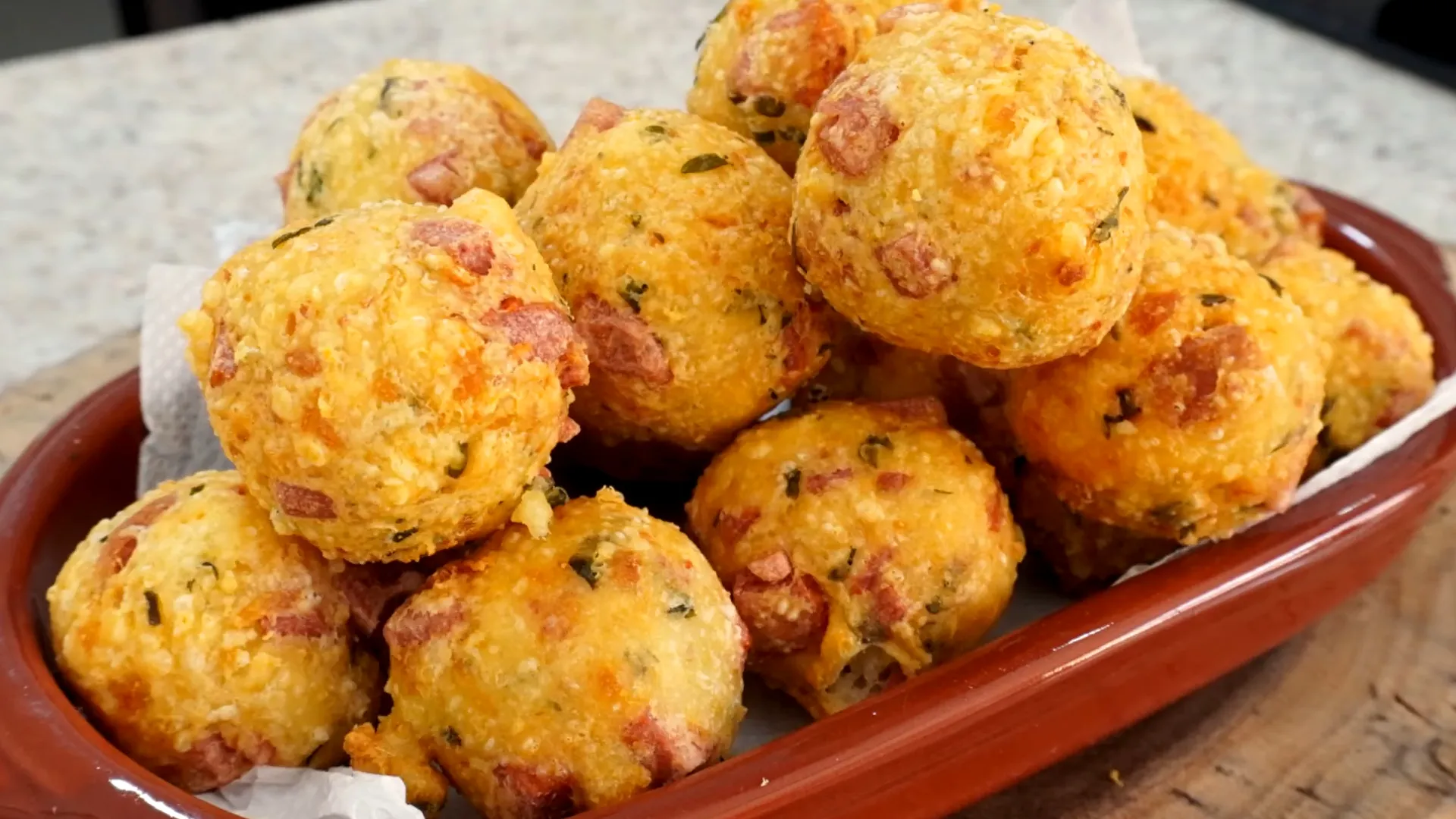 Faça em Casa: Bolinho de Batata Crocante Simples e Incrivelmente Econômico