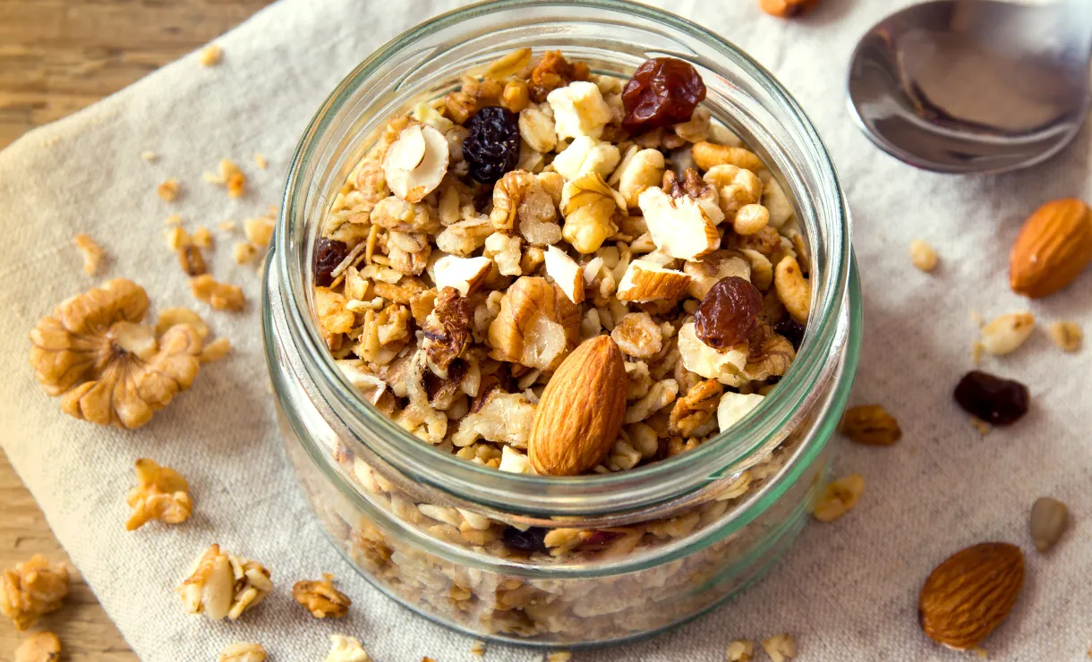 Receita de Granola Caseira Saudável: Fica Pronta Rapidinho e é Perfeita para Sua Dieta