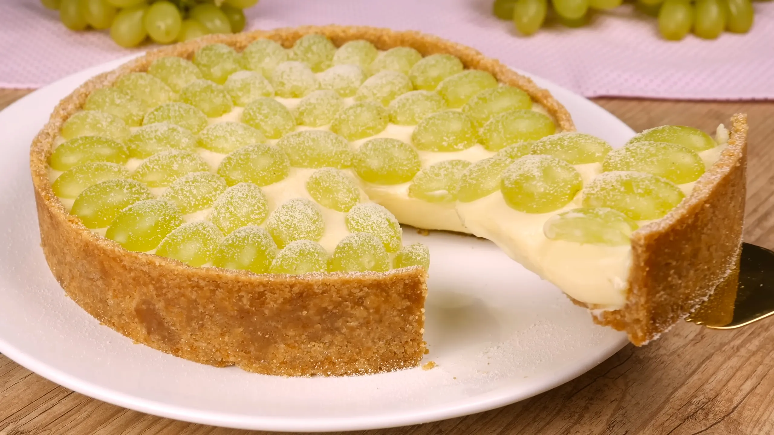 Torta de Uva com Leite Ninho: Sobremesa Fácil e Surpreendente para Impressionar