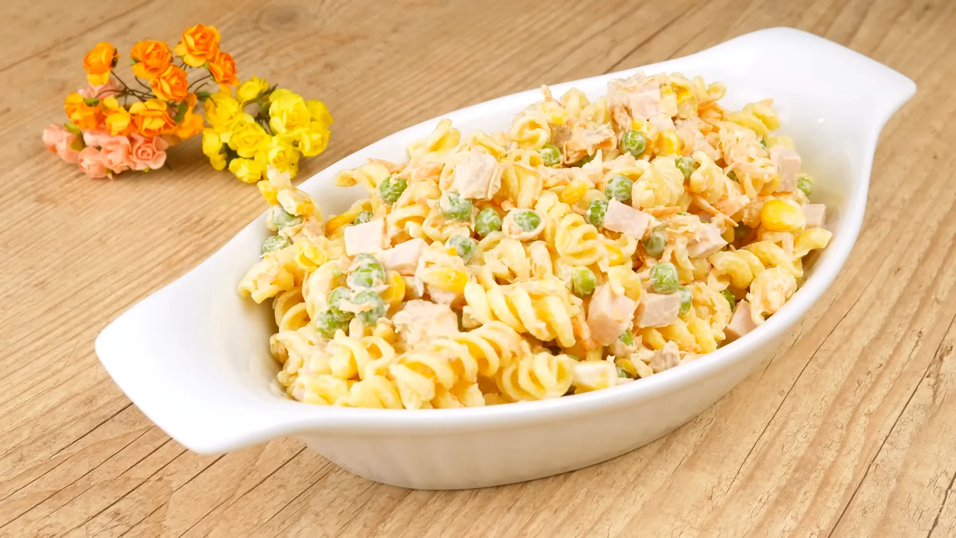 Salada de Macarrão Refrescante: Acompanhamento Perfeito para Churrascos