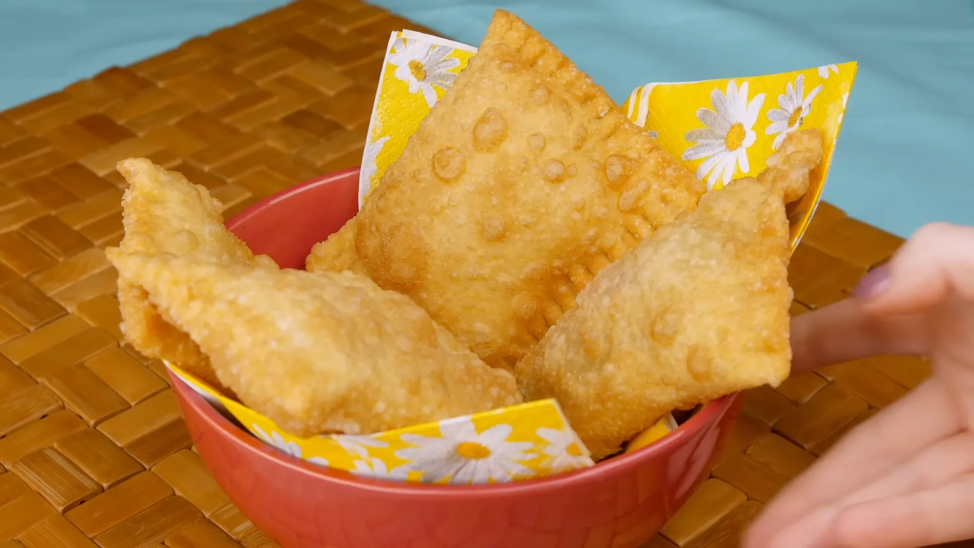 Como Fazer Pastel de Feira com Massa Que Não Encharca de Óleo