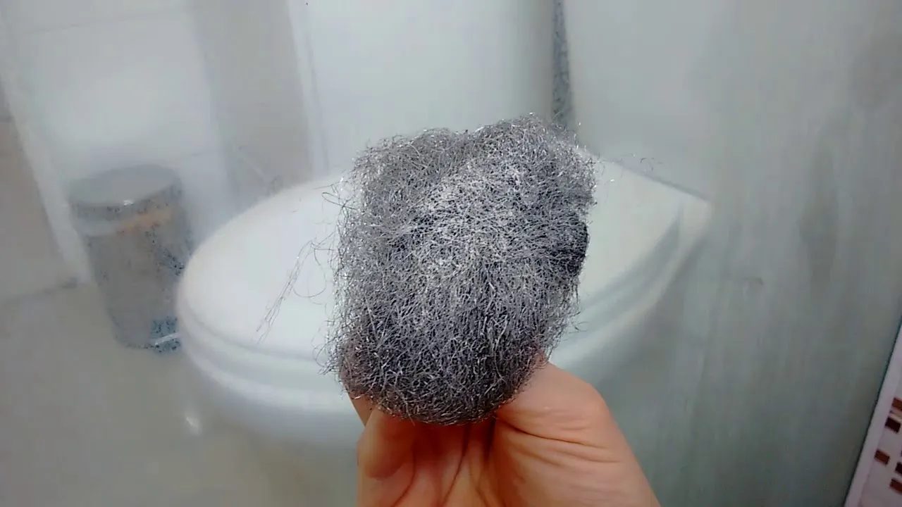 Dica Simples e Eficaz para Limpar Box de Banheiro: Seu Box Brilhando com Apenas 3 Ingredientes