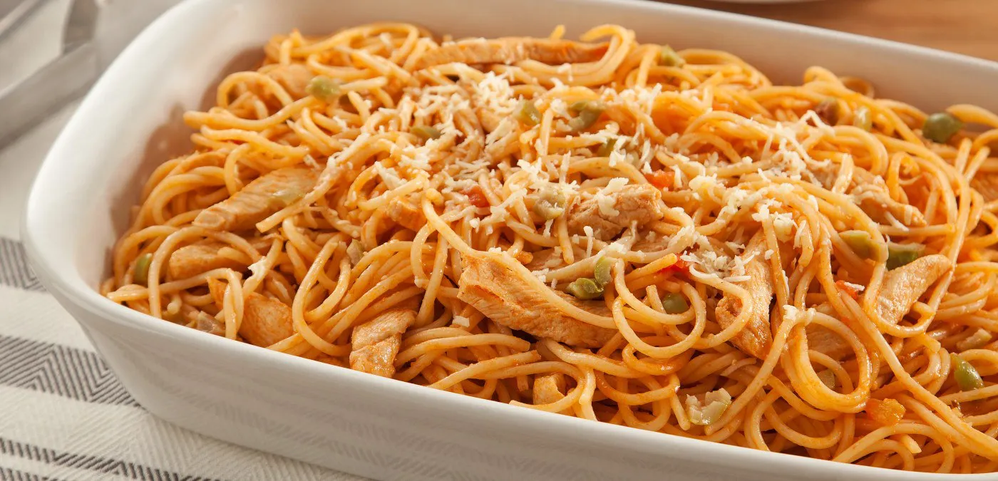 Macarrão com Frango Rápido e Saboroso: Ideal para Jantares Práticos