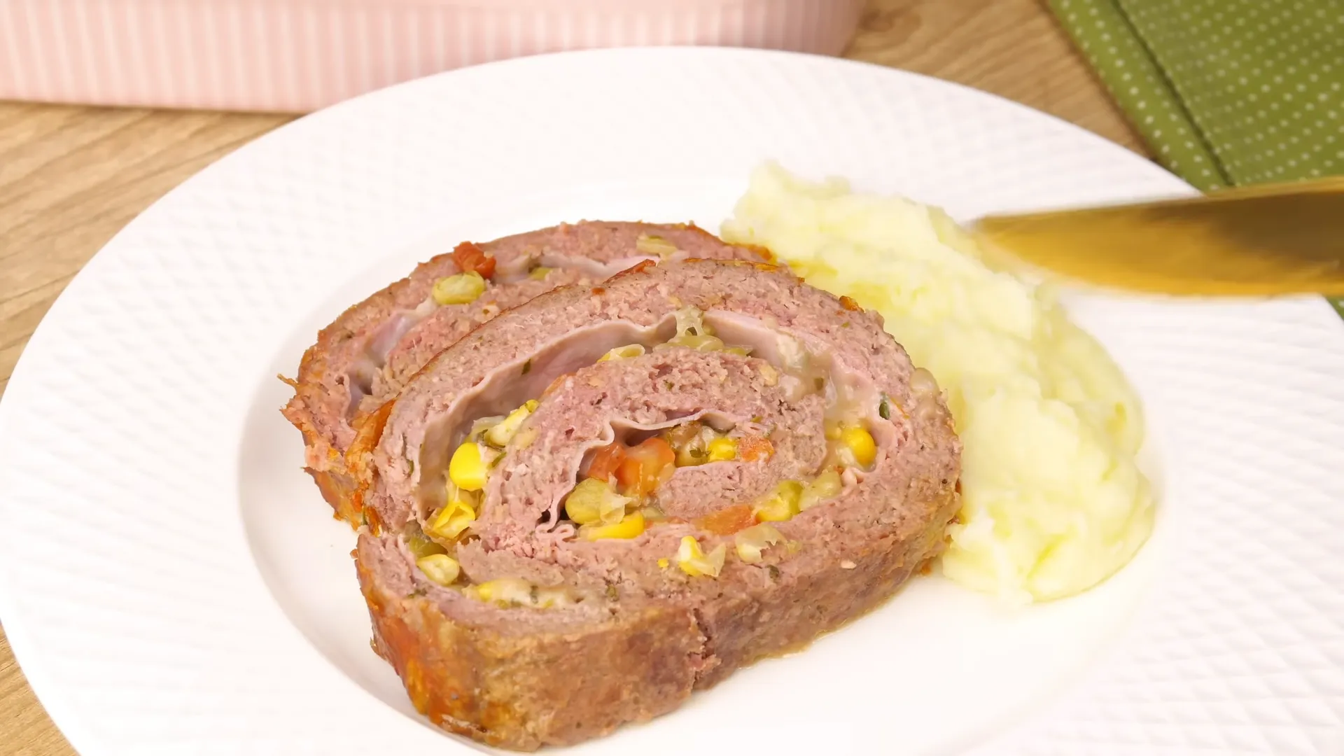 Como Fazer Rocambole de Carne Super Recheado: Receita Fácil e Deliciosa