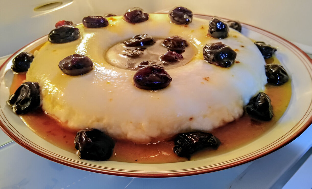 Sobremesa Perfeita para o Almoço de Domingo: Manjar de Coco com Ameixa