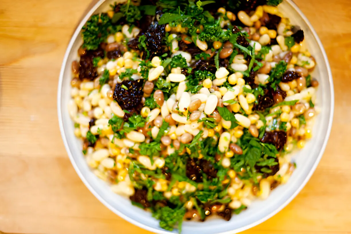 Salada de Feijão: A Receita Simples que Vai Transformar Seus Almoços