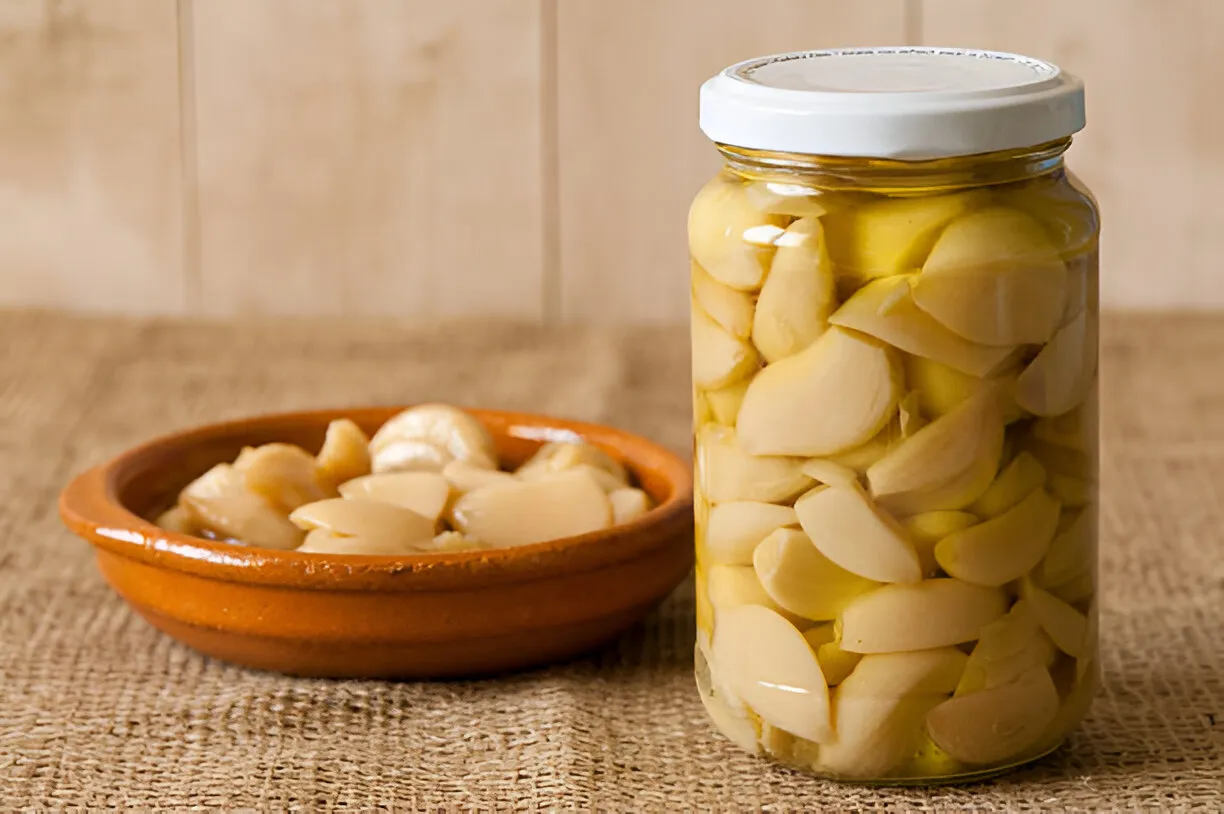 Alho em Conserva Caseiro Super Delicioso e Muito Fácil de Fazer