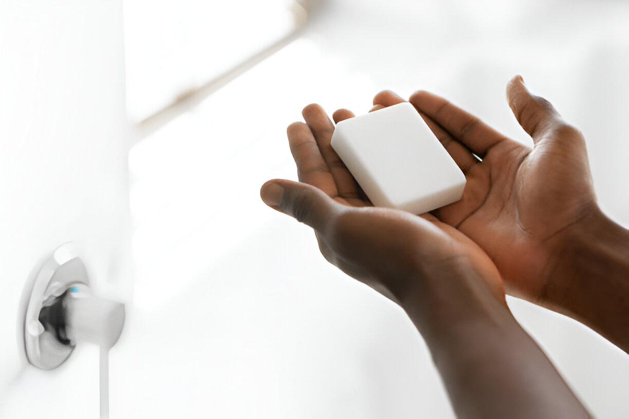 Sabão caseiro: usando banha de mercado, e limpa de forma incrível