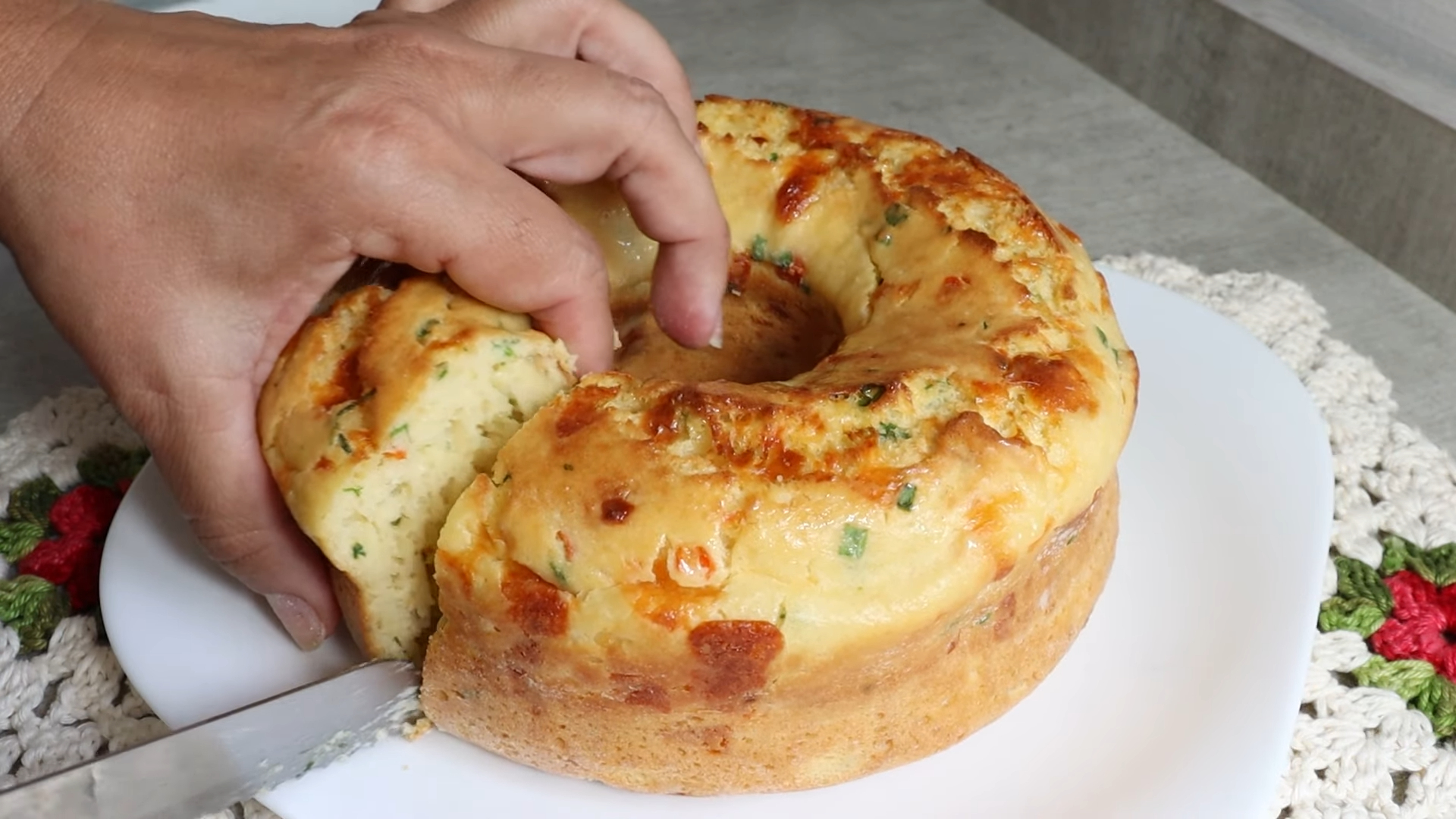 Bolo salgado de arroz: o maior sucesso na internet aqui, e vai ser na sua casa!