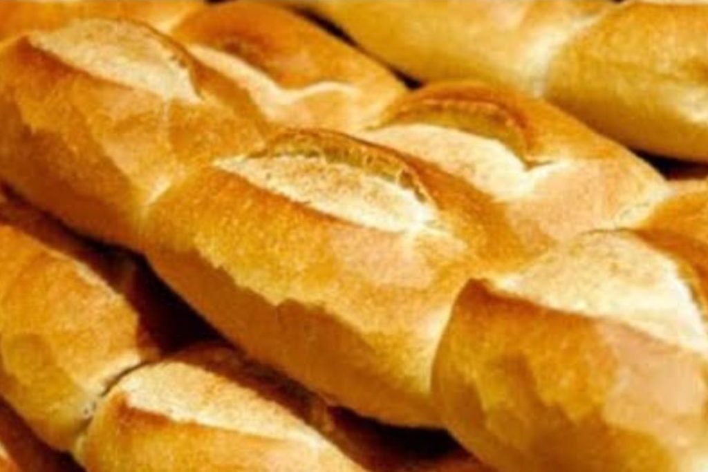 Aprenda a fazer um delicioso pão francês em casa com sabor de padaria